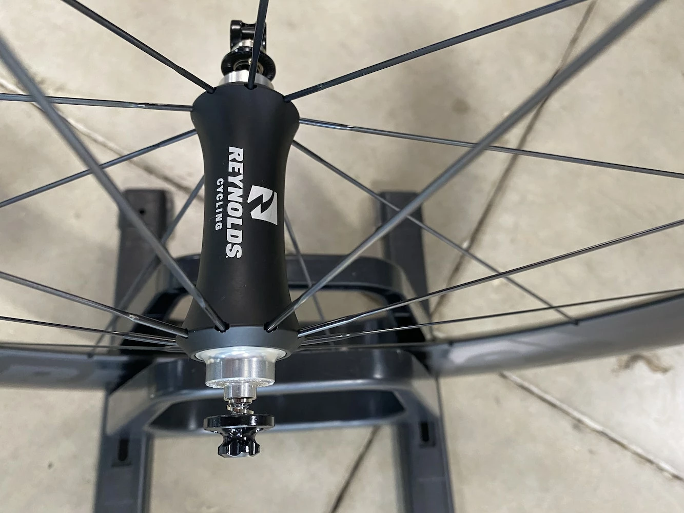 Reynolds® Reynolds Aero 80 Rim Brake Wheelset SRAM/Shimano 2022 4 Reynolds® Reynolds Aero 80 Rim Brake Wheelset SRAM/Shimano 2022 - Image 4