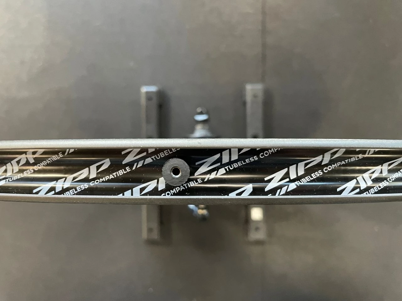 Zipp 808 Firecrest Carbon Tubeless Rim Brake Wheelset SRAM 10/11sp - Image 3