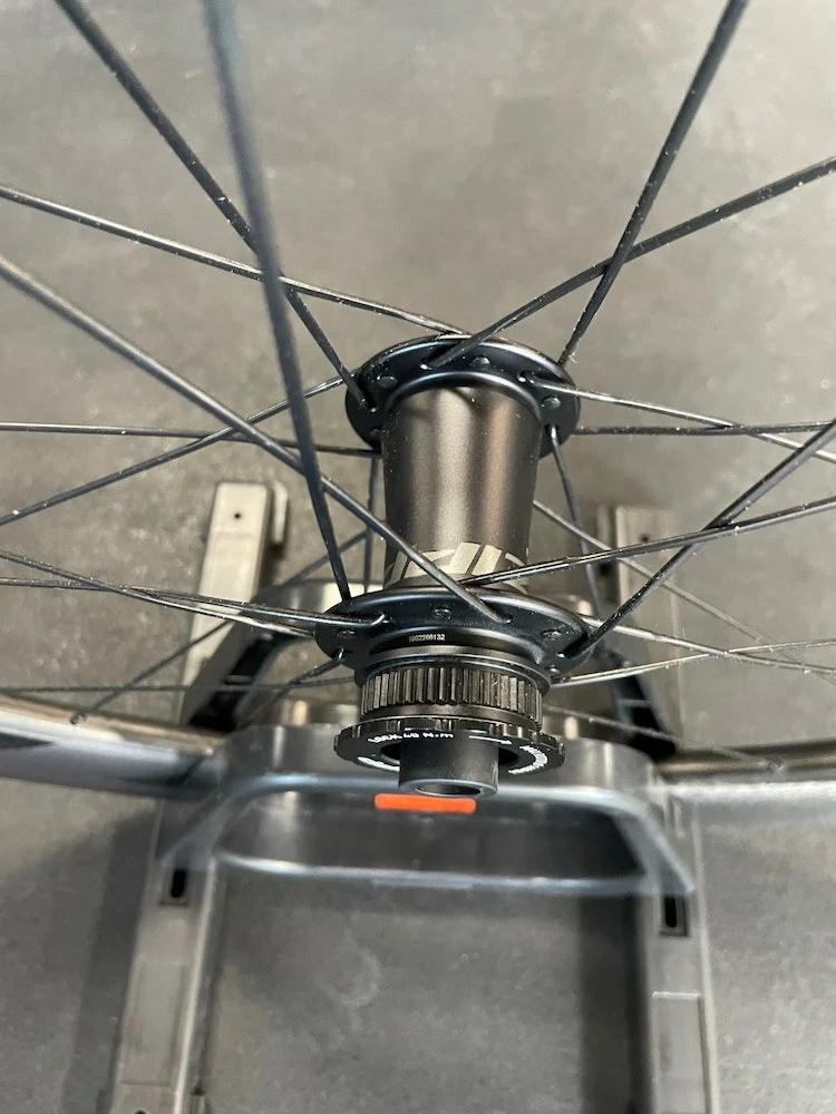 Zipp 808 Firecrest Disc Brake Wheelset Shimano/SRAM 11s 2022 - Image 4