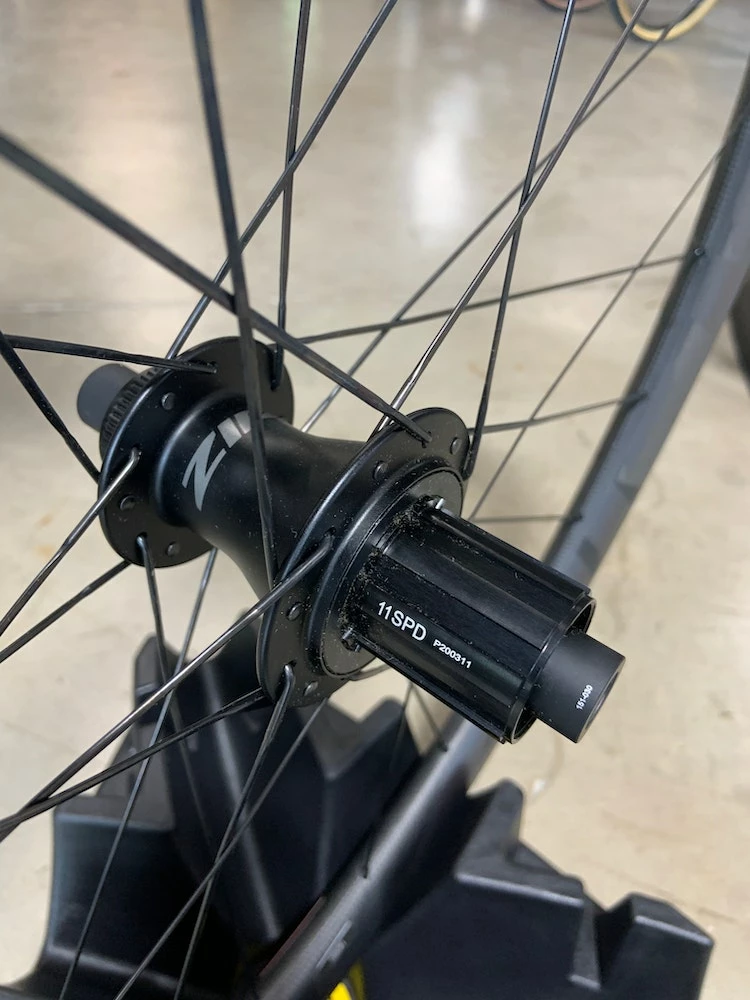 Zipp 303 Firecrest Disc Brake Tubeless Wheelset SRAM/SHIMANO 2022 6 Zipp 303 Firecrest Disc Brake Tubeless Wheelset SRAM/SHIMANO 2022 - Image 6