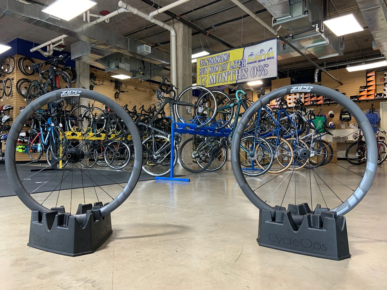Zipp 303 Firecrest Disc Brake Tubeless Wheelset SRAM/SHIMANO 2022 1 Zipp 303 Firecrest Disc Brake Tubeless Wheelset SRAM/SHIMANO 2022